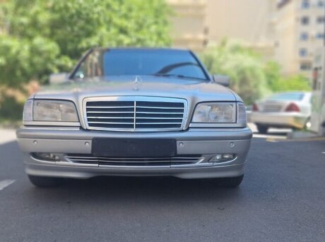 Mercedes C 180