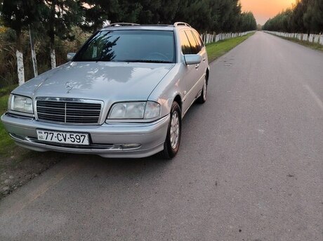 Mercedes C 200
