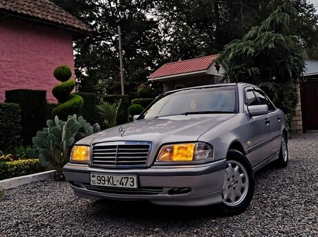 Mercedes C 180