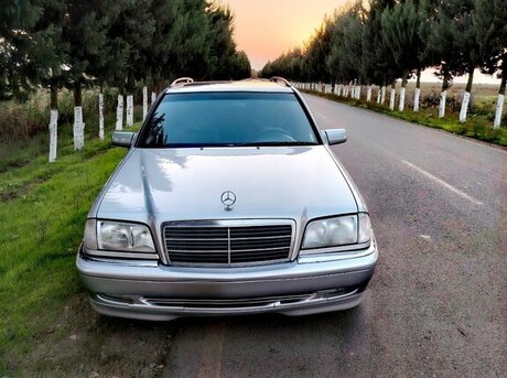 Mercedes C 200