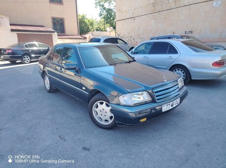 Mercedes C 200