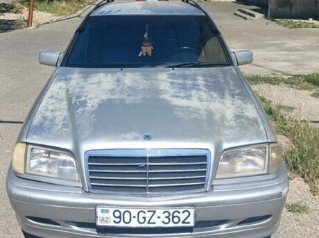 Mercedes C 200