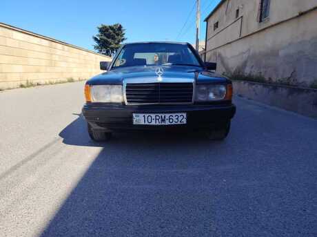 Mercedes 190