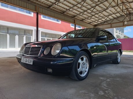 Mercedes E 230