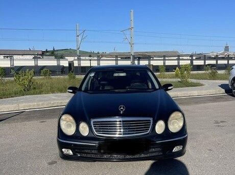 Mercedes E 240