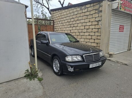 Mercedes C 200
