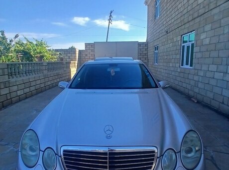 Mercedes E 220