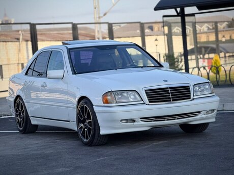 Mercedes C 230