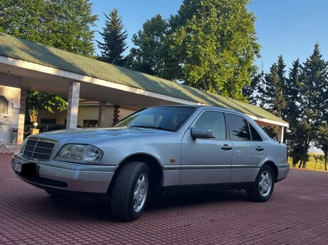 Mercedes C 180