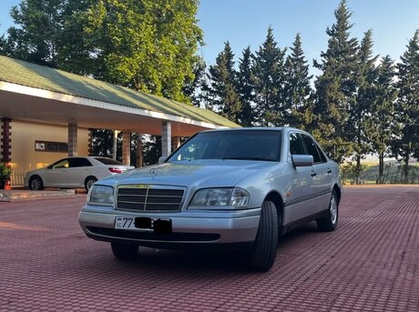 Mercedes C 180