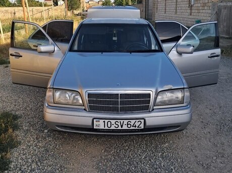 Mercedes C 230