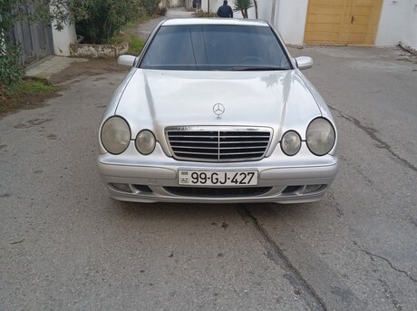 Mercedes E 220