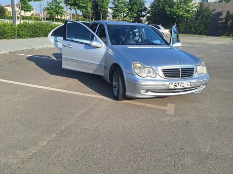 Mercedes C 200