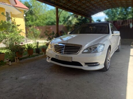 Mercedes S 550