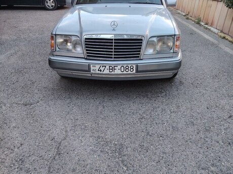 Mercedes E 220