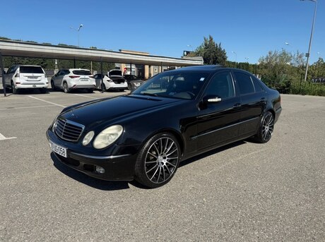 Mercedes E 240
