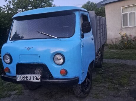 UAZ 374195