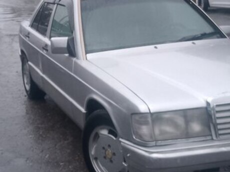 Mercedes 190