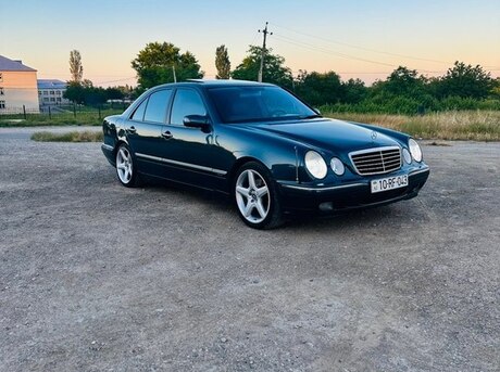 Mercedes E 320