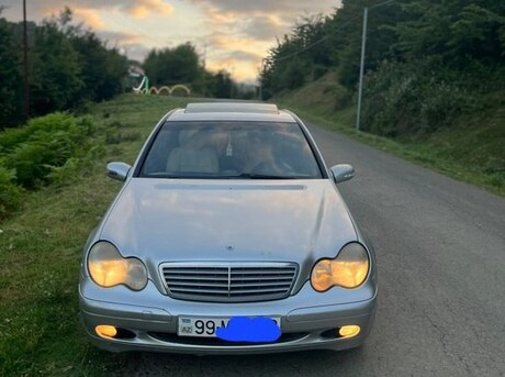 Mercedes C 200