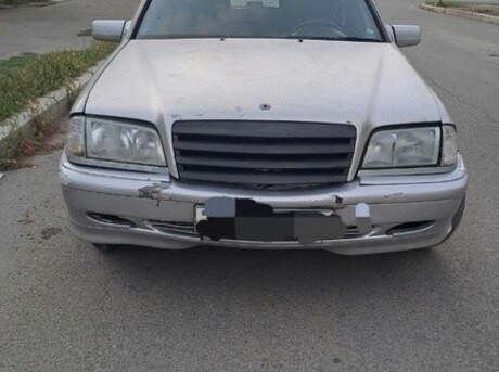 Mercedes C 200