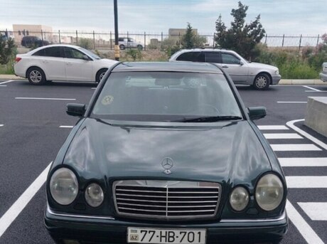 Mercedes E 200