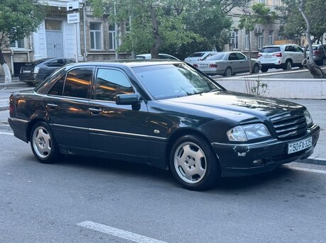 Mercedes C 180