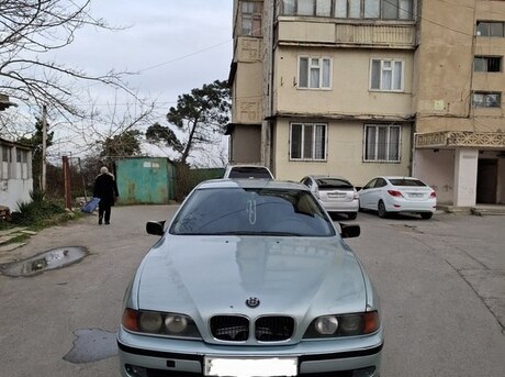 BMW 523