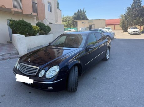 Mercedes E 240