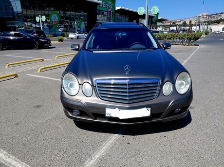 Mercedes E 220