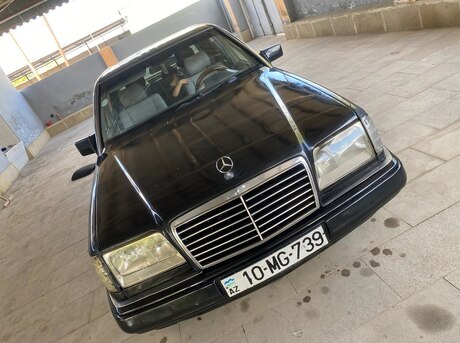 Mercedes E 220