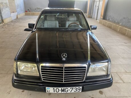 Mercedes E 220