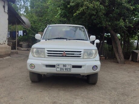 Mitsubishi Pajero io