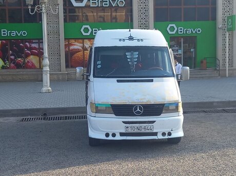 Mercedes Sprinter 208