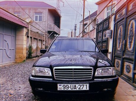 Mercedes C 230