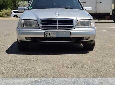 Mercedes C 200