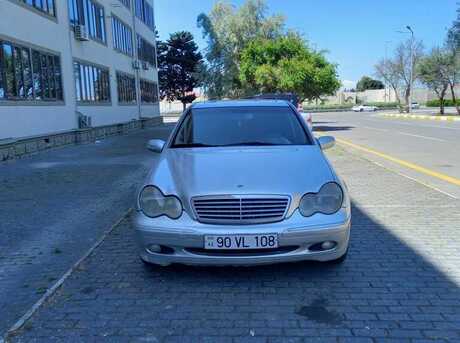 Mercedes C 200