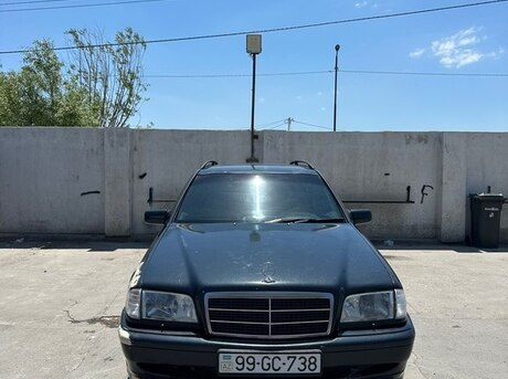 Mercedes C 200