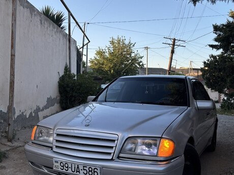 Mercedes C 180