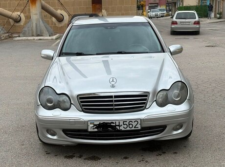Mercedes C 230