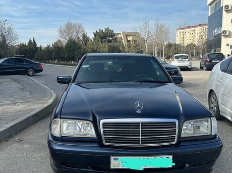 Mercedes C 200