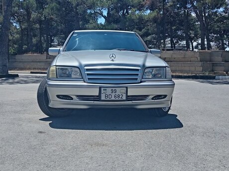 Mercedes C 200