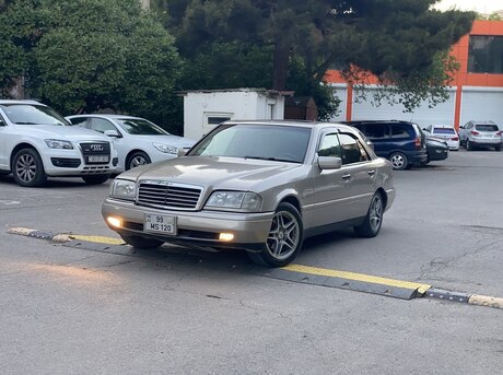 Mercedes C 230