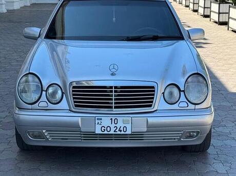 Mercedes E 240