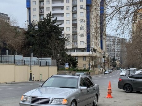 Mercedes C 220