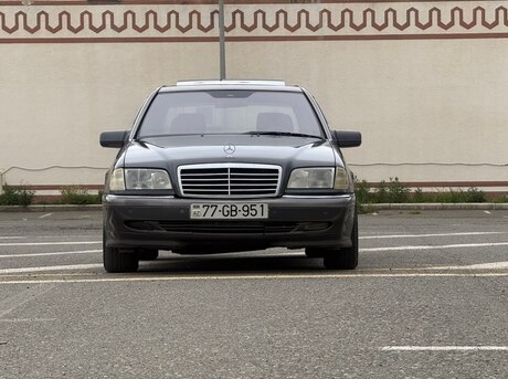 Mercedes C 240