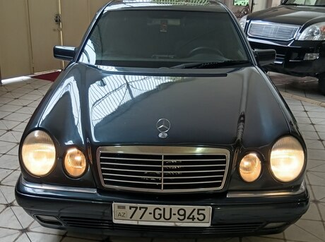 Mercedes E 240