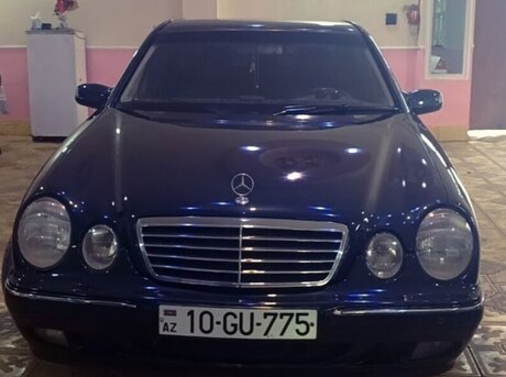 Mercedes E 240