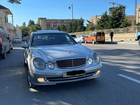 Mercedes E 270