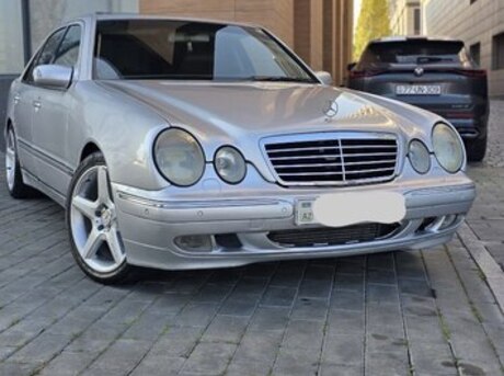 Mercedes E 320